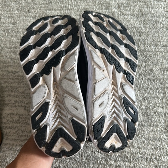 Hoka Clifton 8 Black and White Athletic Shoes sz 6.5 - Picture 8 of 9